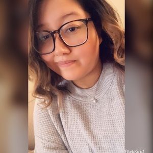 Meet your Posher, Dominique